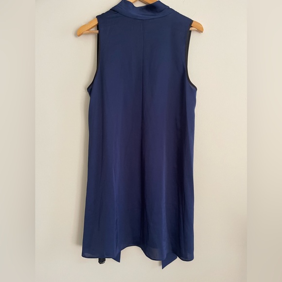 BCBGeneration‎ Vivid-blue  Tie V-Neck dress 100% Polyester in size M - Picture 3 of 17